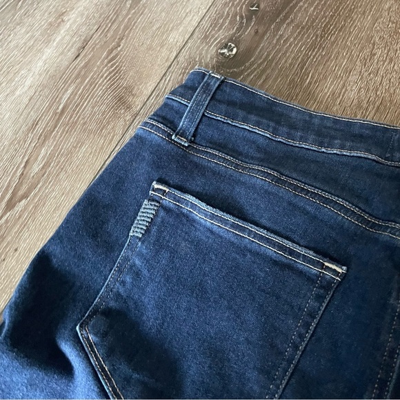 PAIGE Claudine Plus Flare Jean Size 32 Color Devoted - Picture 14 of 15